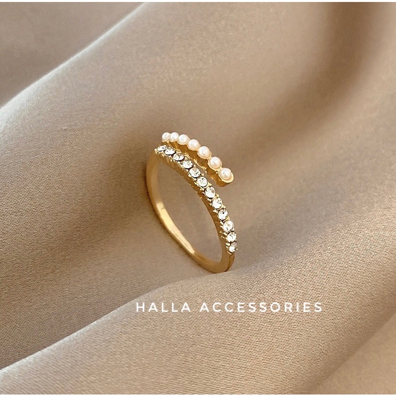 Nhẫn Nữ màu Gold đính đá cao cấp vành hở Freesize HALLA NH101