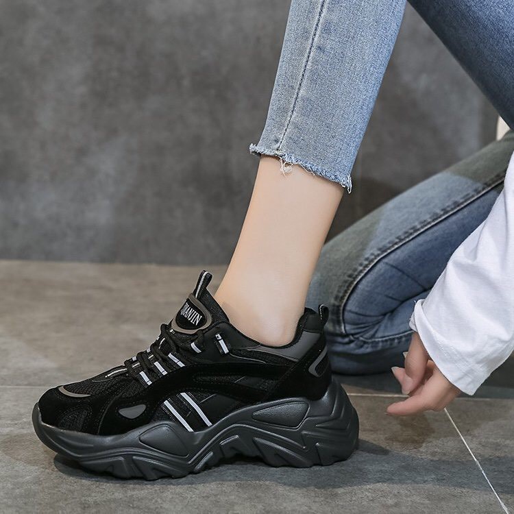 [Mã FAGREEN245 giảm 10% tối đa 30k đơn từ 99k] Giày nữ thể thao Sport độn đế vạch phản quang | BigBuy360 - bigbuy360.vn