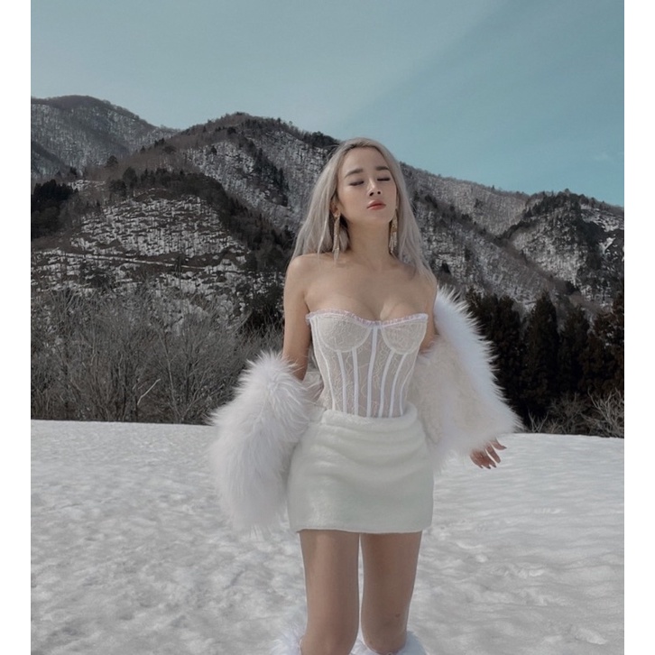 Chân Váy Lông - Áo Corset Trắng