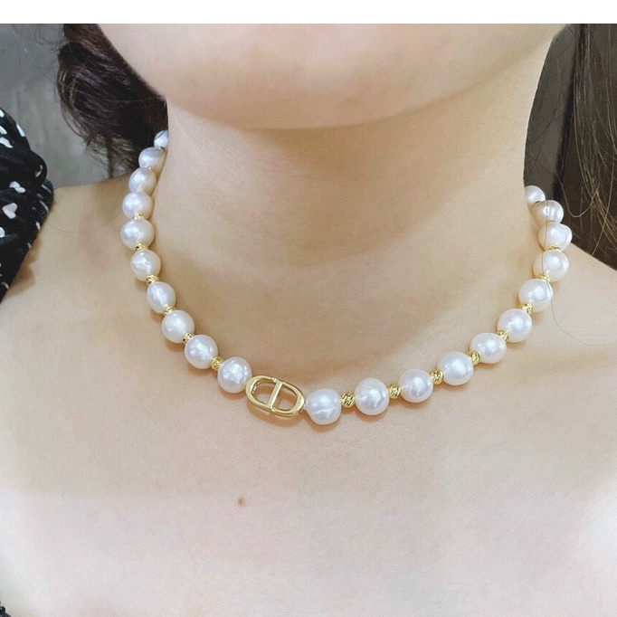 Vòng cổ chocker trai thật tự nhiên 10li bóng đẹp phối bi vàng si titan kiểu dáng ôm cổ thanh lịch quý phái mẫu hot