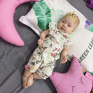 Sale body đùi viền ren bé gái 6m