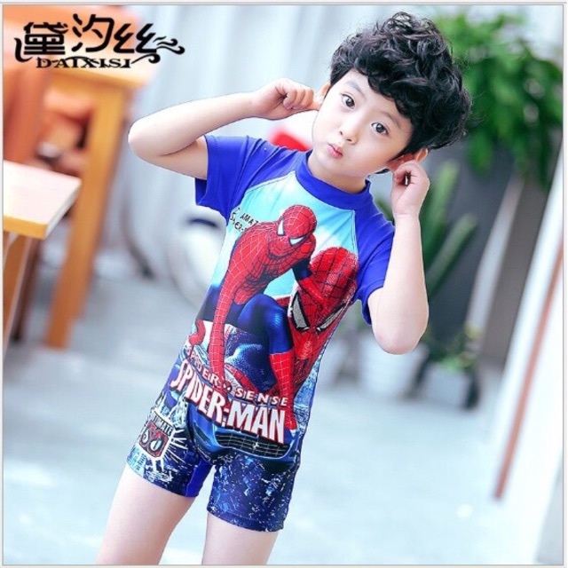 Sét bơi liền bé trai