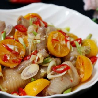 Chân gà ngâm sả tắc