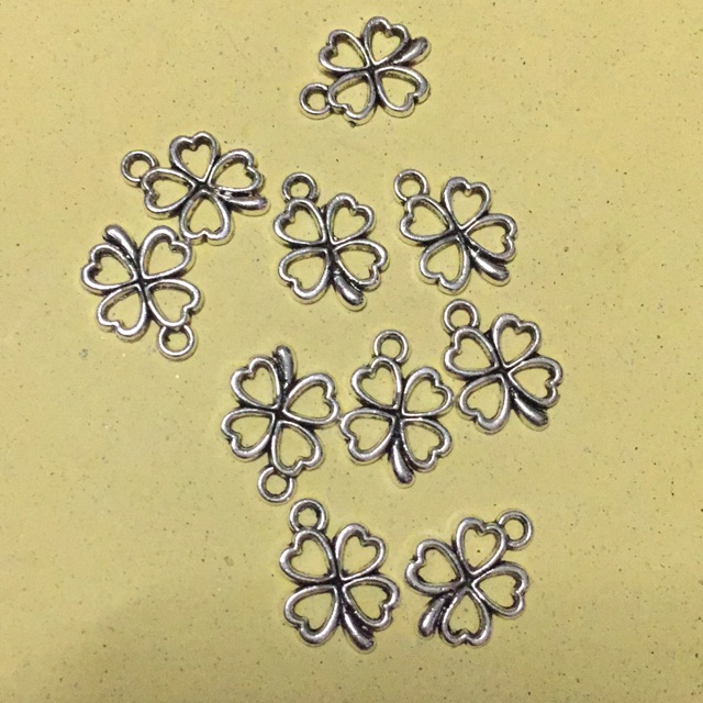 10 cỏ may mắn xi bạc