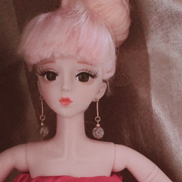 Bông tai búp bê