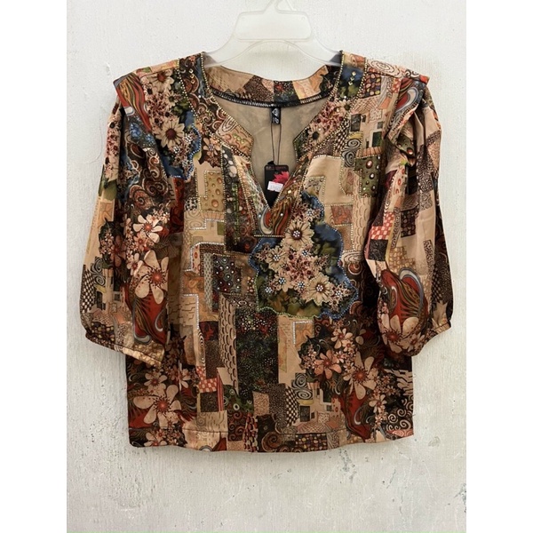 Áo Lụa Nữ Cổ Trụ Cao Cấp Hàng Thiết Kế Hoạ Tiết Bông Đính Đá Sang Trọng Free Size 48-62Kg
