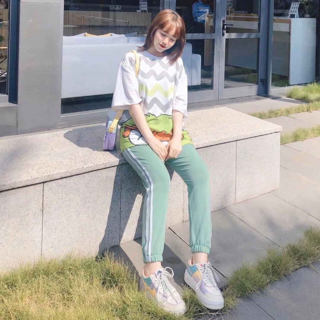 Set áo Kaws 3D + quần dài 2 sọc / cartoon hoạt hình bơ Kaws Seasame Street unisex | BigBuy360 - bigbuy360.vn