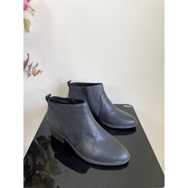 Boot Lucky Brand, màu đen, chính hãng.
