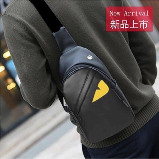 Túi chéo fendi korea