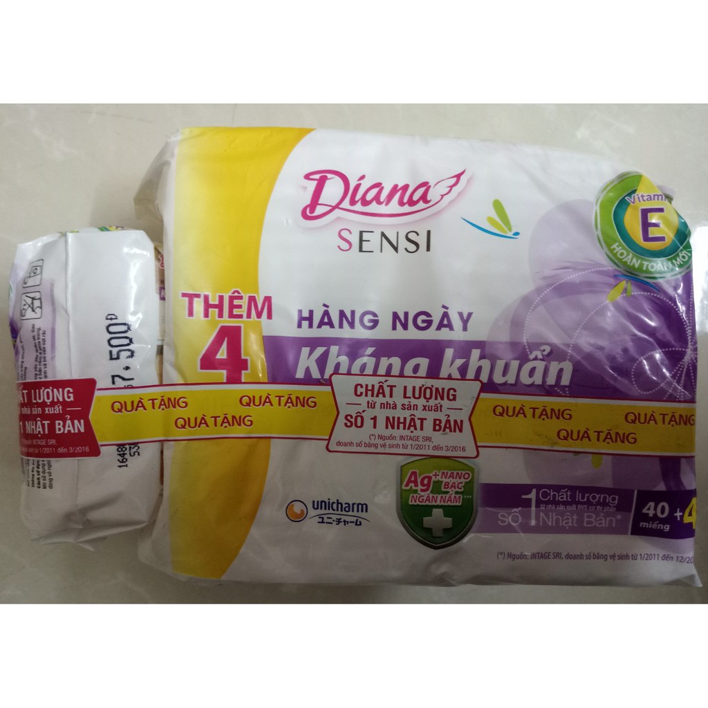 Mua 1 tặng 1 - Băng vệ sinh Diana Sensi hàng ngày kháng khuẩn (40 miếng+4) tặng thêm 1 gói 8/22 miếng cùng loại