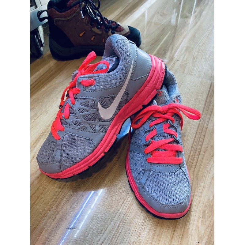 Giày thể thao si hiệu