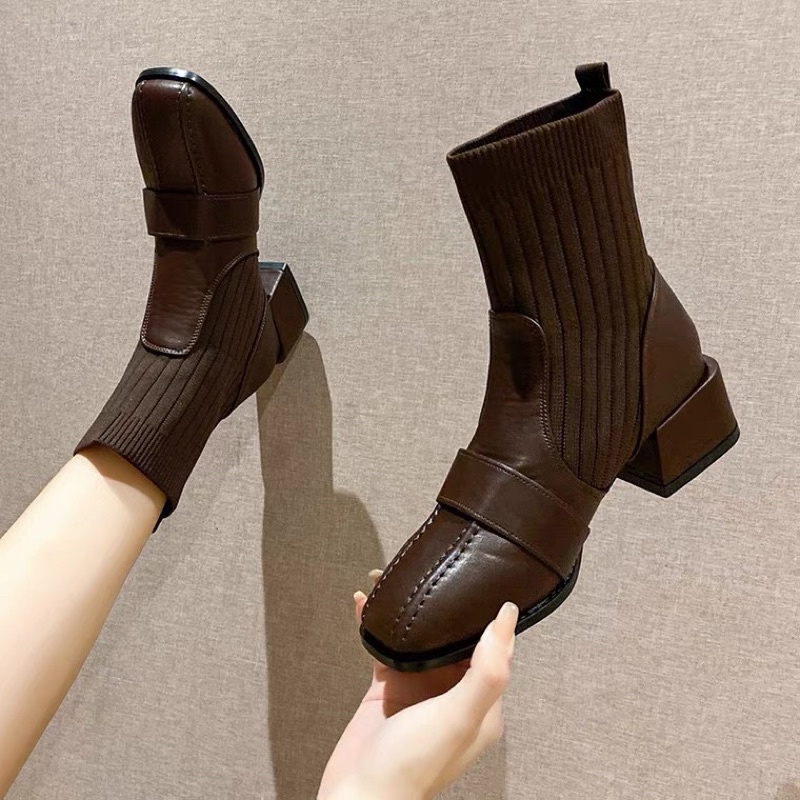 Boots cổ ngắn len giữ form hot 2021