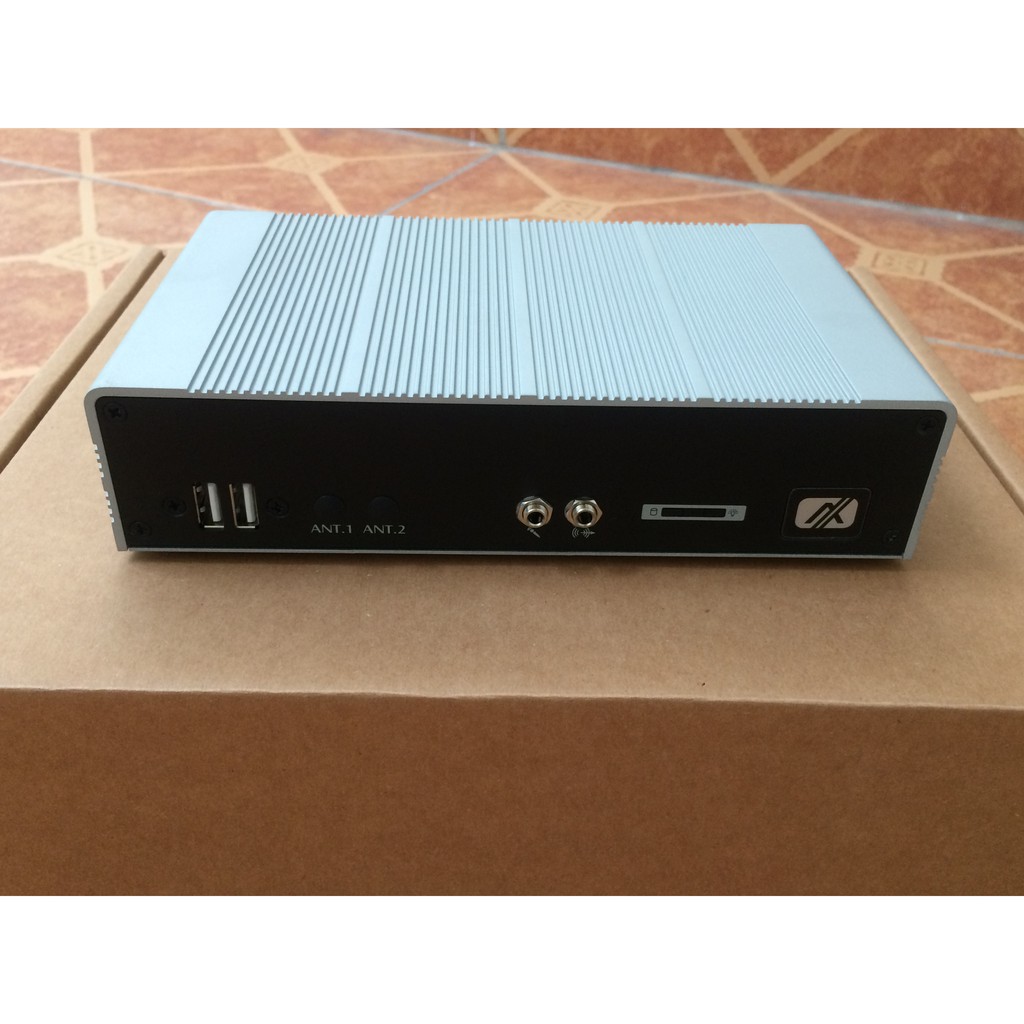 Máy tính công nghiệp không quạt eBOX625-842-FL | BigBuy360 - bigbuy360.vn