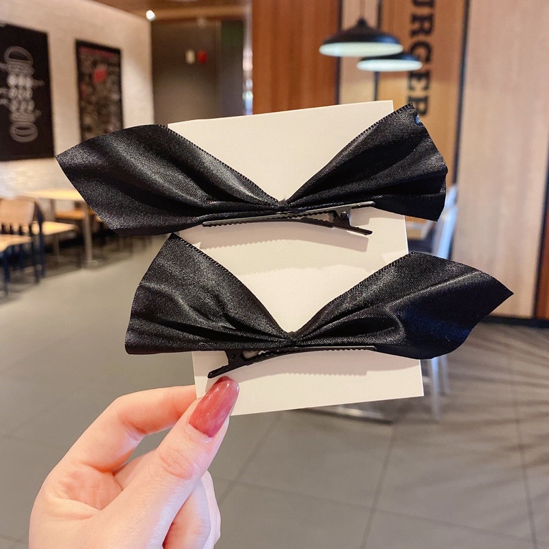 Kẹp tóc tiểu thư nơ phối cùng váy đầm TRIPBLE T DRESS