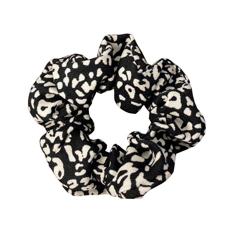 Cột Tóc Vải Scrunchies Họa Tiết Bò Sữa Đáng Yêu