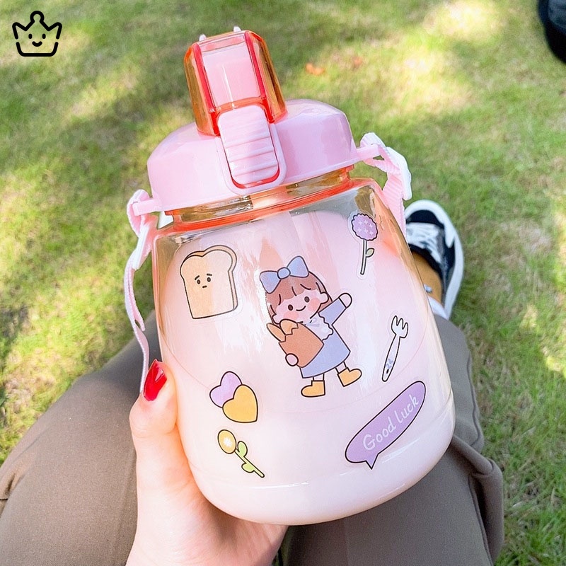 Bình Nước Dung Tích Lớn 1300ml Có Ống Hút Và Dây Đeo Dễ Thương JP6