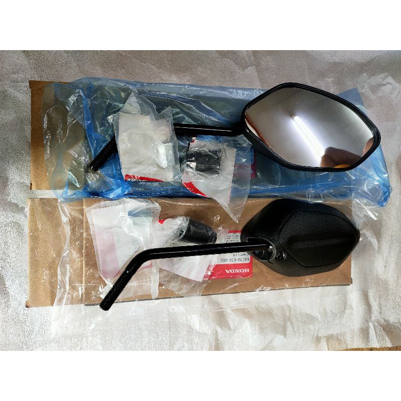 Cặp kính hậu zin Winner