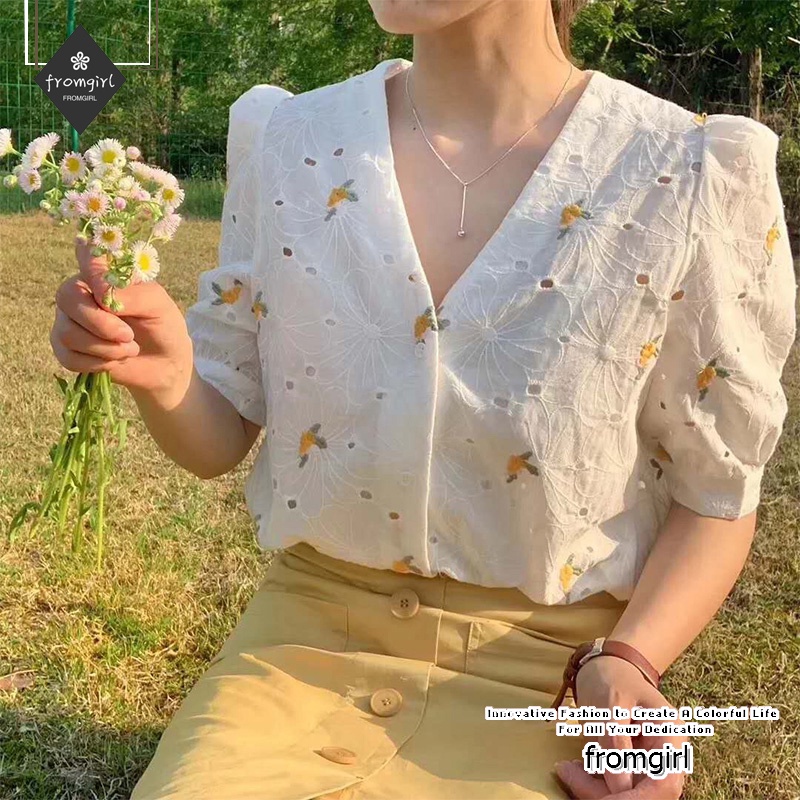 Áo Sơ Mi Tay Ngắn Phồng Cổ Chữ V Thêu Họa Tiết Hoa Phong Cách Hàn Quốc Thời Trang Cho Nữ