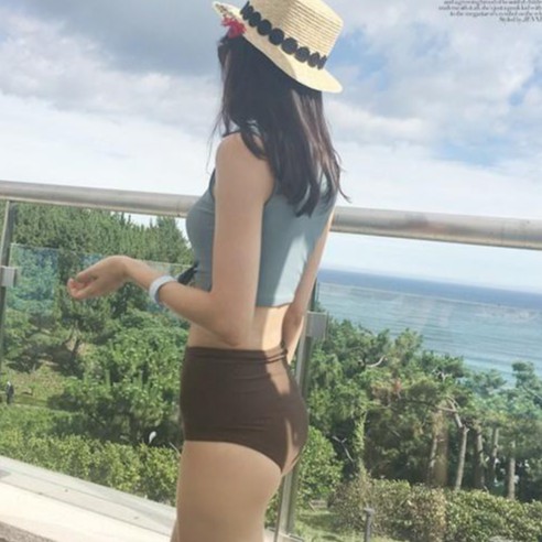 Bộ bơi 2 mảnh - bikini đi biển sẵn hàng áo ba lỗ croptop + quần cạp cao | BigBuy360 - bigbuy360.vn