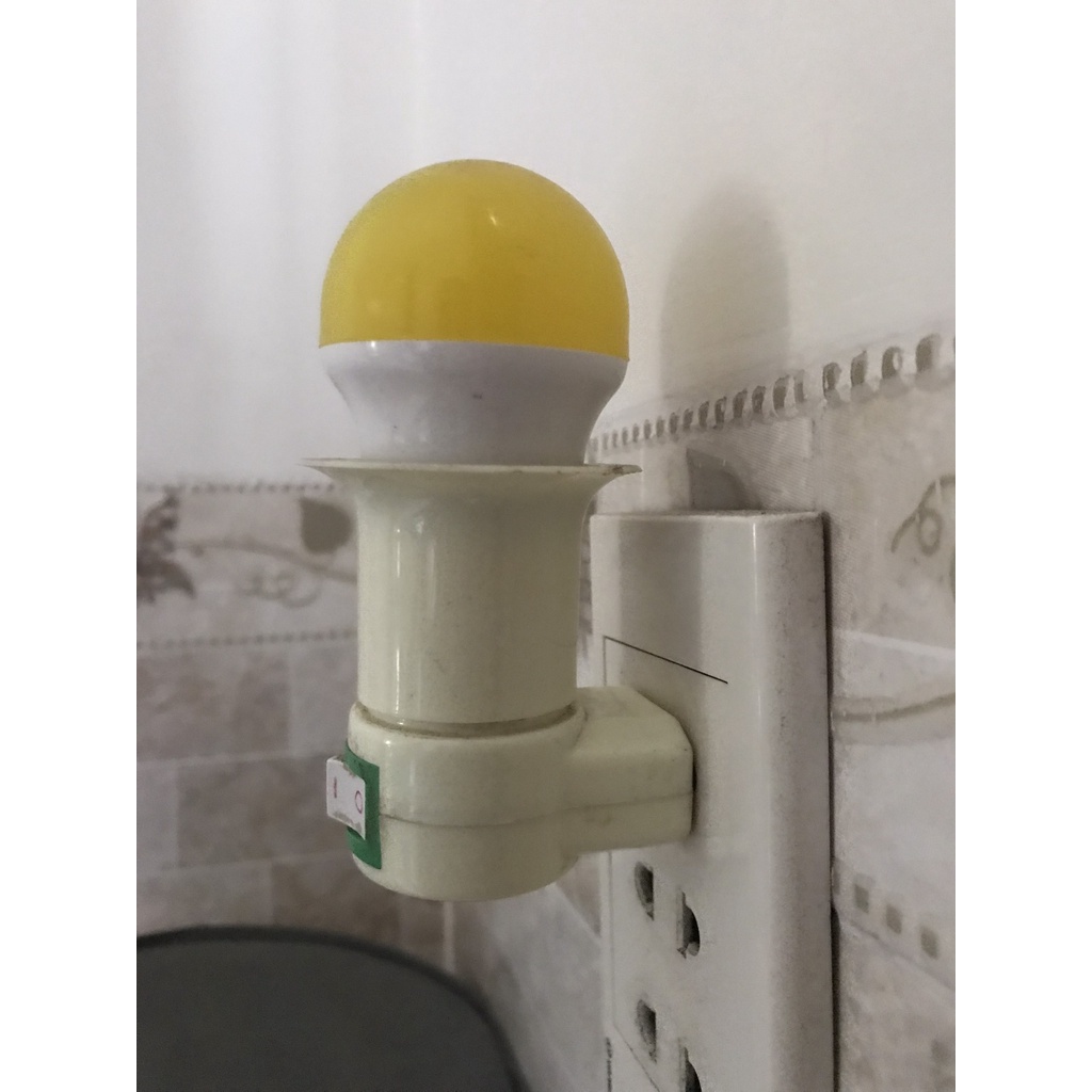 Đuôi đèn E27 đui xoáy có công tắc tắt / bật kèm phích cắm tiện dụng