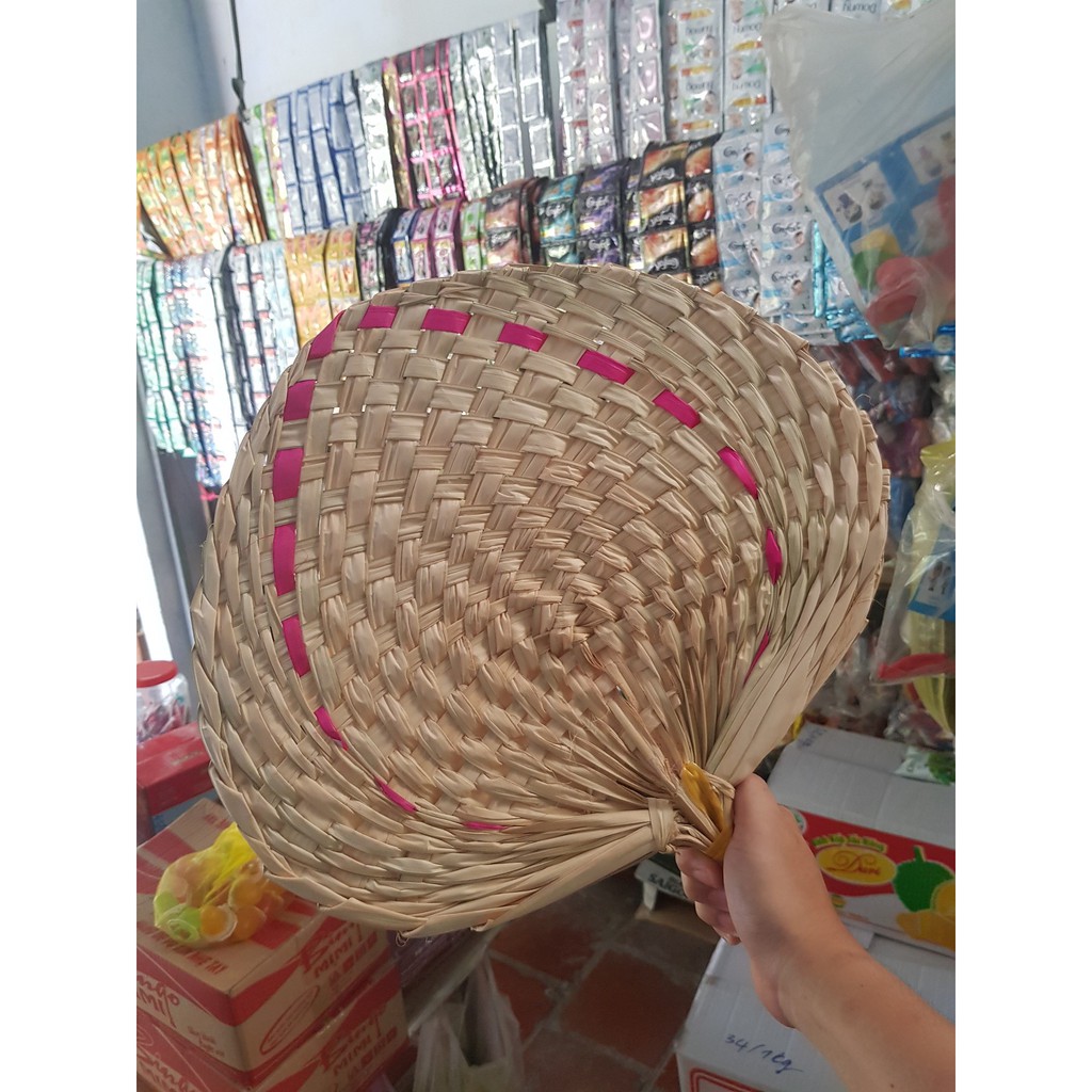 QUẠT CẦM TAY BẰNG LÁ CỌ ĐAN