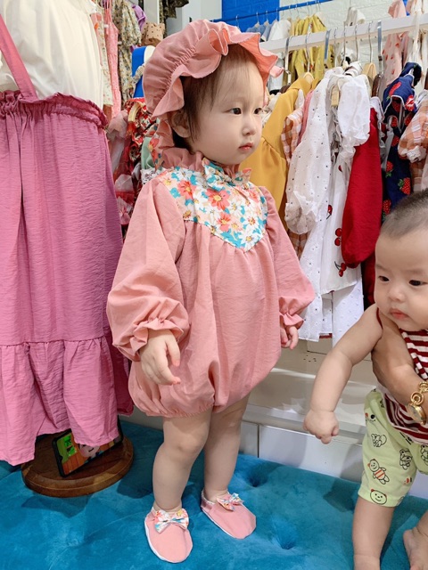 Body tay phồng phối hoa ngực | BigBuy360 - bigbuy360.vn