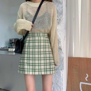 Chân váy kẻ caro
