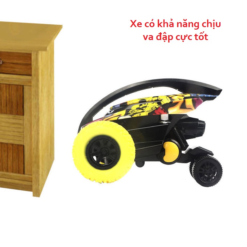 XE Ô tÔ đồ chơi, xe địa hình Cá Mập xoay 360 độ chạy bánh đà cực mạnh .