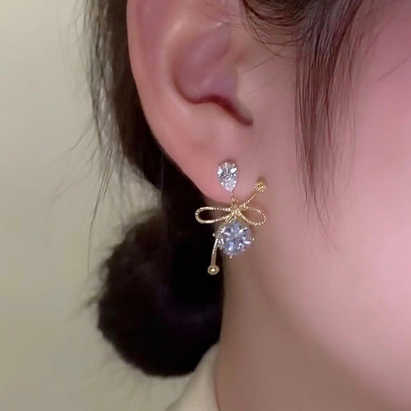 Bông Tai Đính Đá Zircon Sang Trọng Cho Nữ