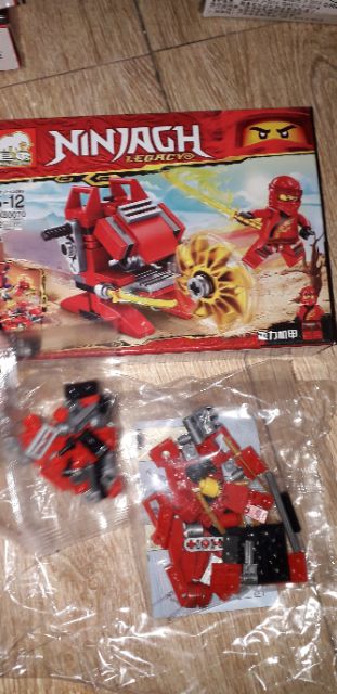 Lắp ráp 1 hộp LegoNinja 80070 có nhiều chi tiết bằng nhựa ABS