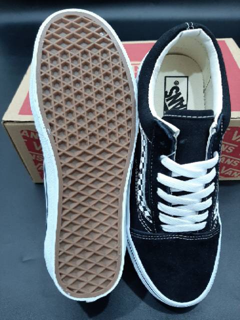 Giày Vans Old Skool Phối Sọc Trắng Đen Cá Tính Trẻ Trung