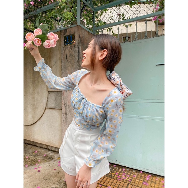 Áo croptop hoa tay phồng Love White Chry Top Reverclothings