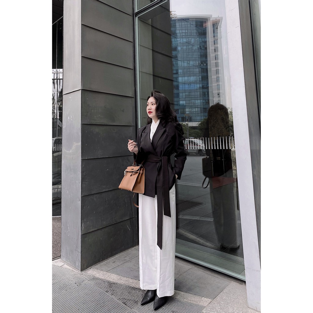 Áo vest nữ dáng suông màu đen kèm đai IFY Design FS95A