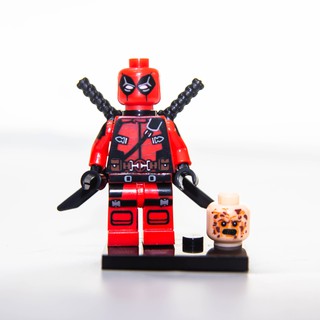Lego mini figure Deadpool kèm 2 đầu nhân vật Marvel