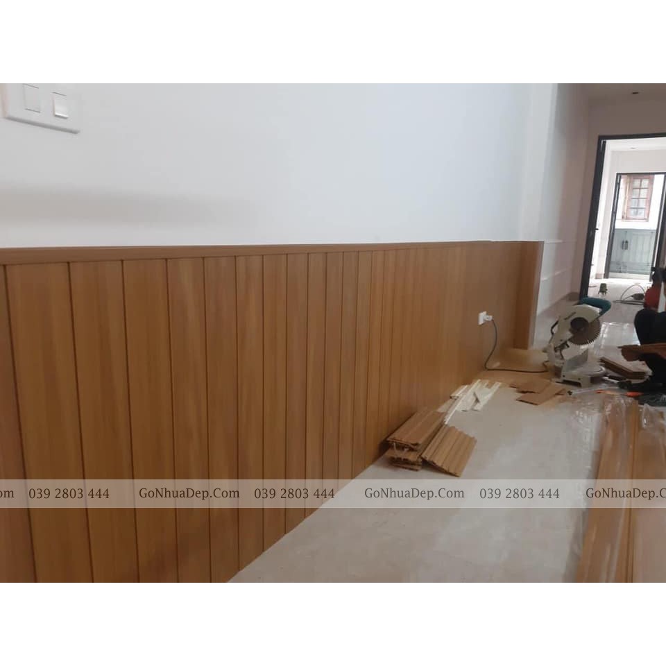Tấm gỗ nhựa ốp tường composite 3 sóng thấp ,Trang trí ốp lam tường phòng khách, vách cầu thang, chân tường