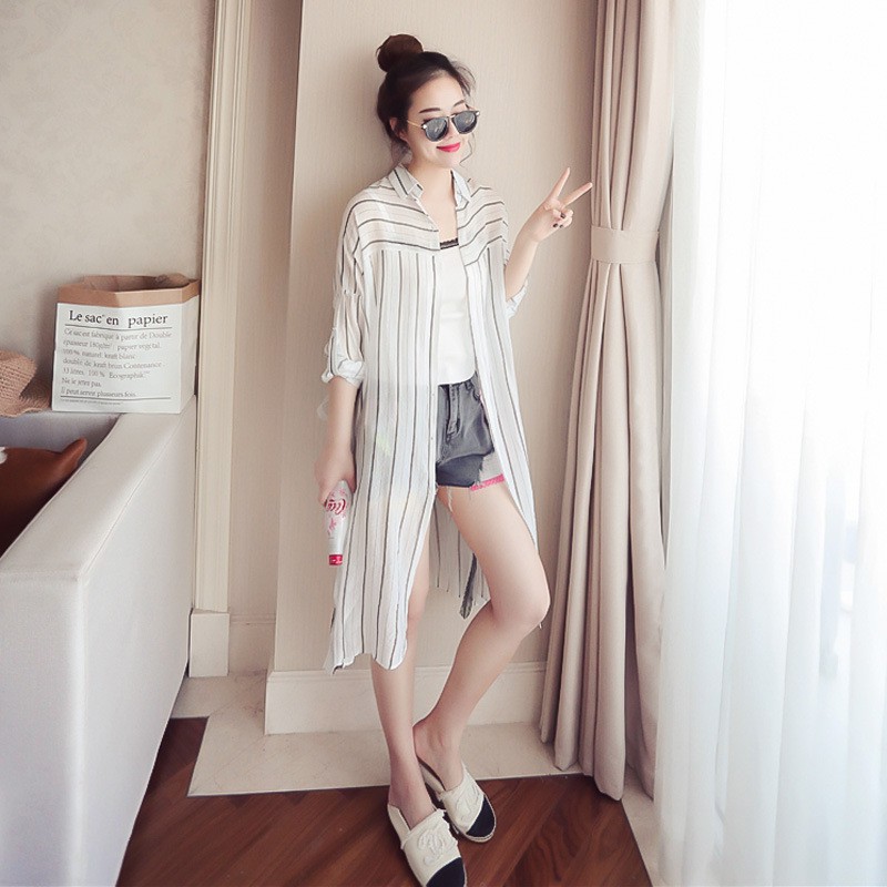 Áo khoác mỏng sọc dọc phong cách Hàn Quốc