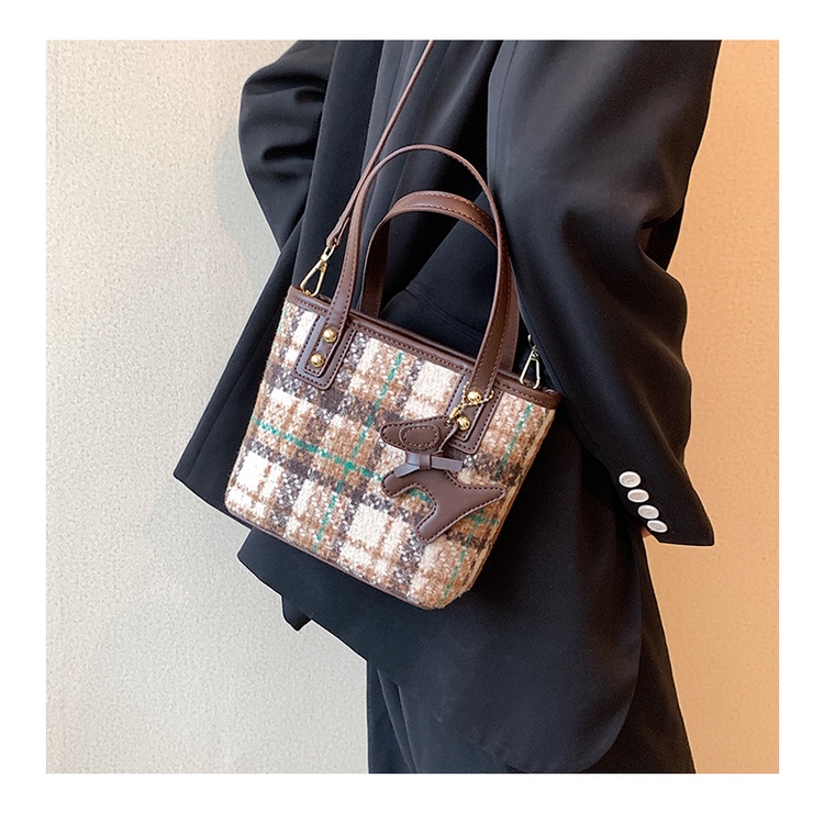 Túi Đeo Chéo Họa Tiết Sọc Caro Chất Lượng Cao Mới