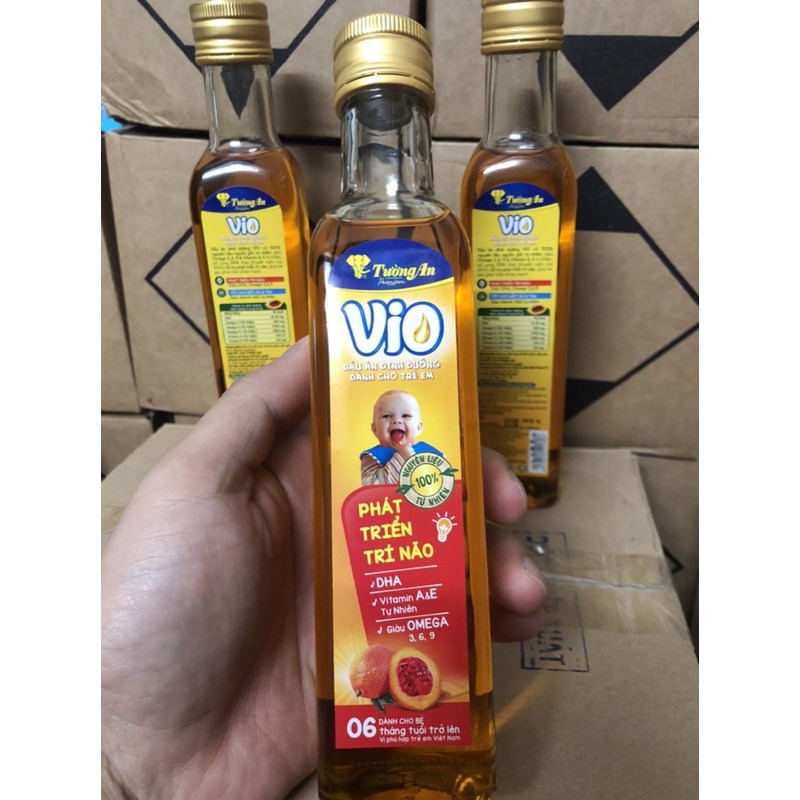 Dầu ăn dinh dưỡng Vio cho trẻ 250ml