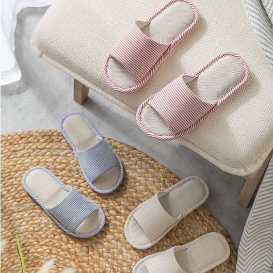 Dép mang trong nhà thiết kế phối hoạ tiết thanh lịch sang trọng