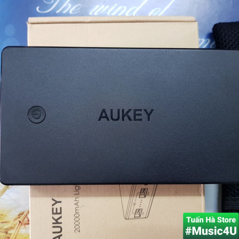 Sạc dự phòng Aukey PB-N36 20000mAh, cổng vào Lightning, Micro USB, 2 cổng ra, chuẩn MFI [Music4U]