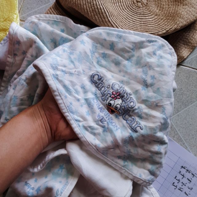 Khăn quàng cổ đặng huệ