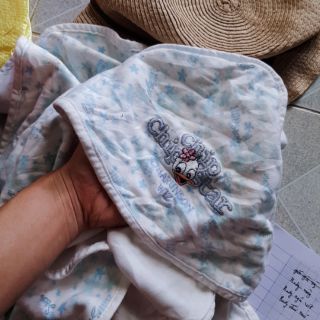 Khăn quàng cổ đặng huệ