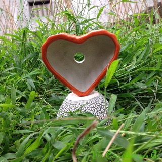 Chậu sứ hình tim (trồng cây cảnh, sen đá)