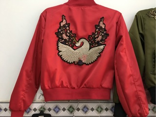 Áo khoác nữ bomber hình chim ưng