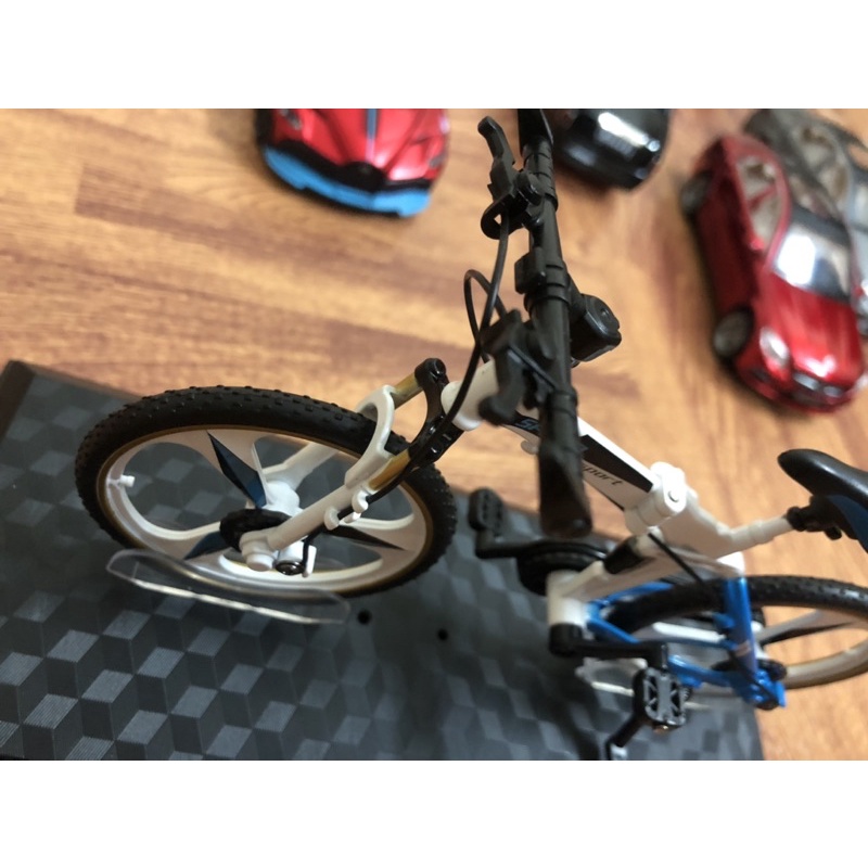 Mô hình xe đạp hợp kim tỉ lệ 1:10 mô phỏng có thể gấp lại được, quà tặng độc đáo