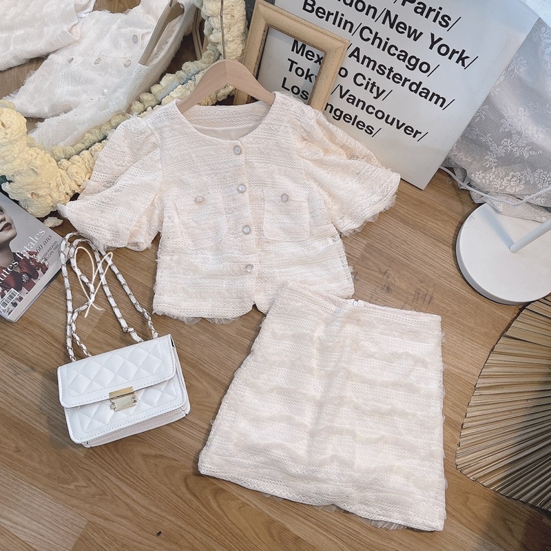 SET ÁO CROPTOP BÔNG REN NỔI + CHÂN VÁY KEM