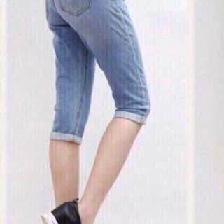 Quần Jeans  lửng lưng thun.