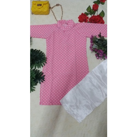 Set áo dài chấm bi hồng kèm quần cho bé