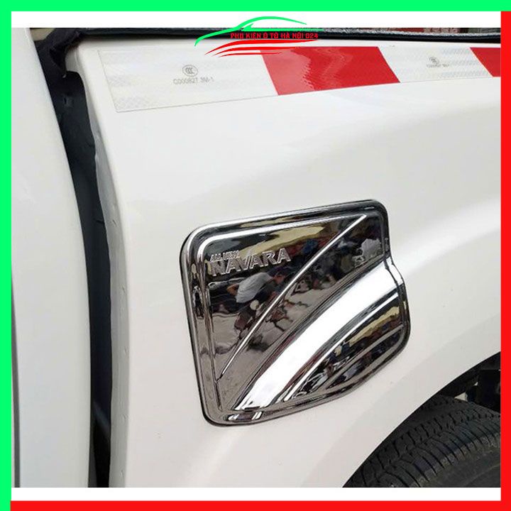 Ốp nắp xăng Navara 2015-2021 mạ crom bảo vệ chống trầy trang trí ô tô