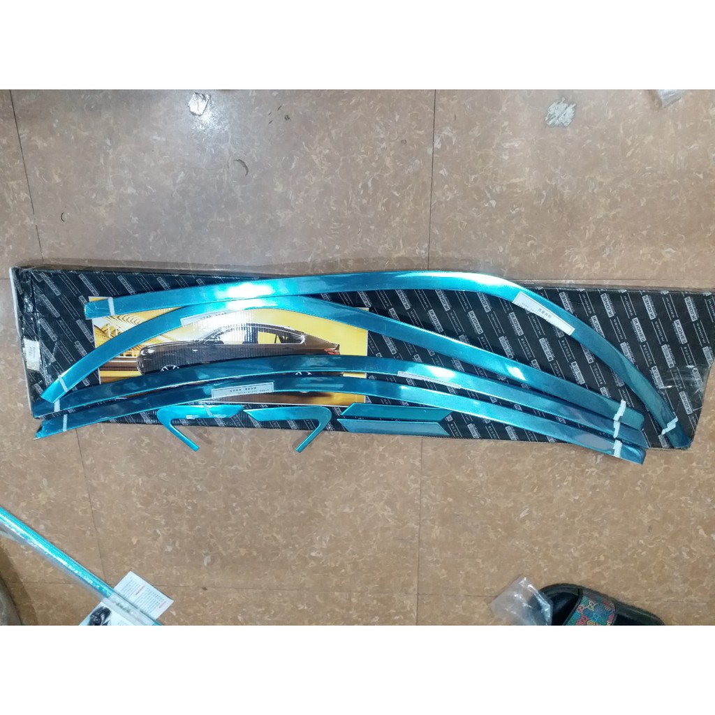 Bộ Ốp nẹp viền cong kính xe Toyota Altis các form 2008-2013